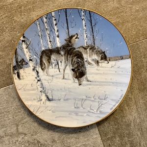 Vintage Jon Van Zyle Wolf porcelain collectors plate picture Alaska